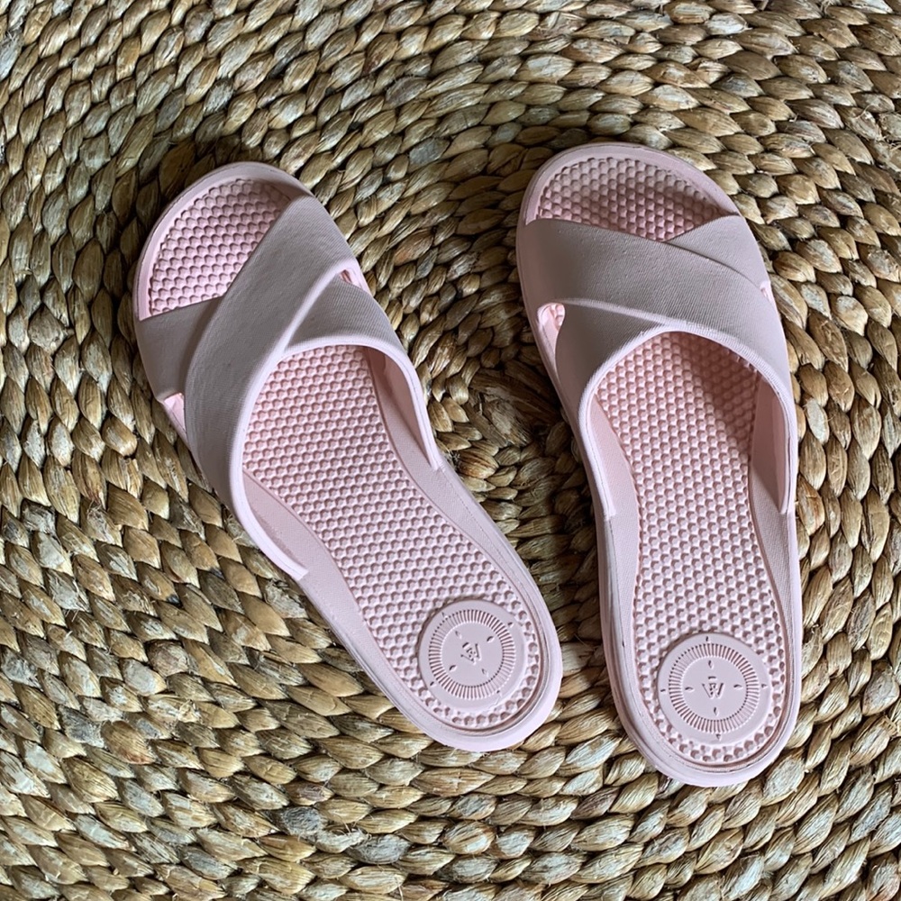 TOTES EVERYWEAR Slides SIZE 10